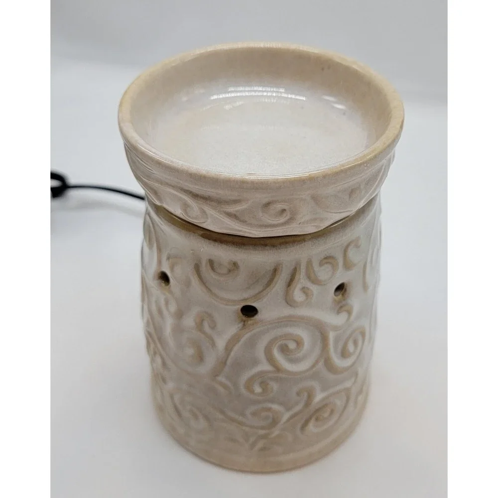 Essenza Scented Cream Beige Wax Warmer With Wax Scents Needs A Bulb
